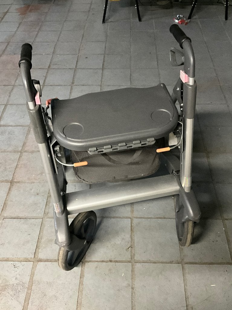 GRATIS | Rollator, Diversen, Ophalen, Opvouwbaar, Gebruikt