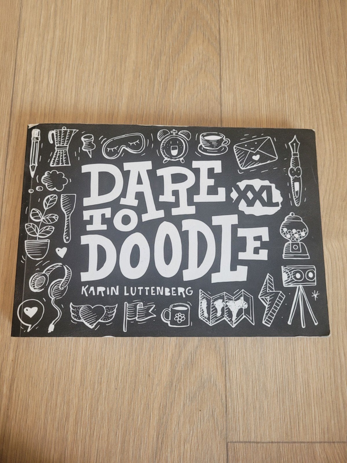 DARE TO DOODLE - Karin Luttenberg - Zo goed als nieuw, Ophalen of Verzenden