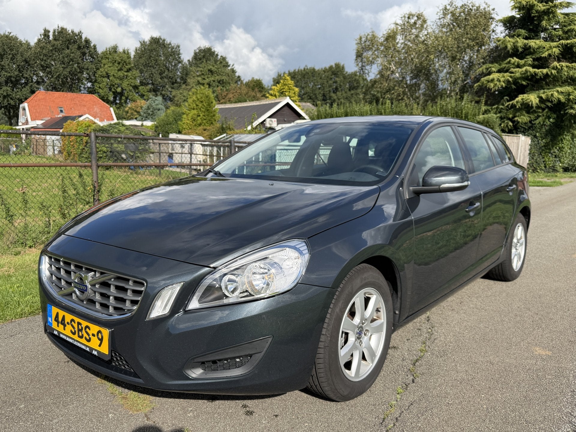 Volvo V60 1.6 T3 Kinetic NAVI/PDC/ECC/CRUISE (bj 2011), Auto's, Voorwielaandrijving, Gebruikt, Zwart, 4 cilinders