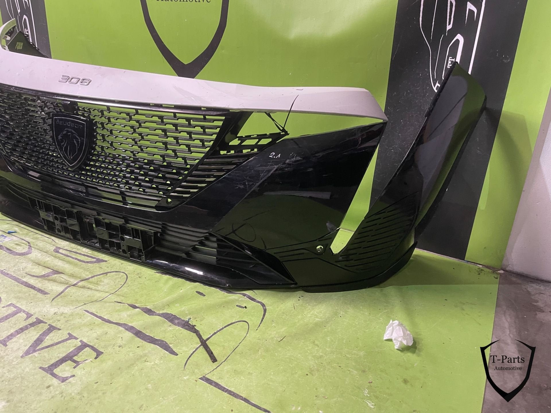peugeot 208 voorbumper bumper, Auto-onderdelen, Taurusavenue 1
2132 LS  Hoofddorp, NL, Gebruikt, Contact.group@renault.com, Stellantis N.V.