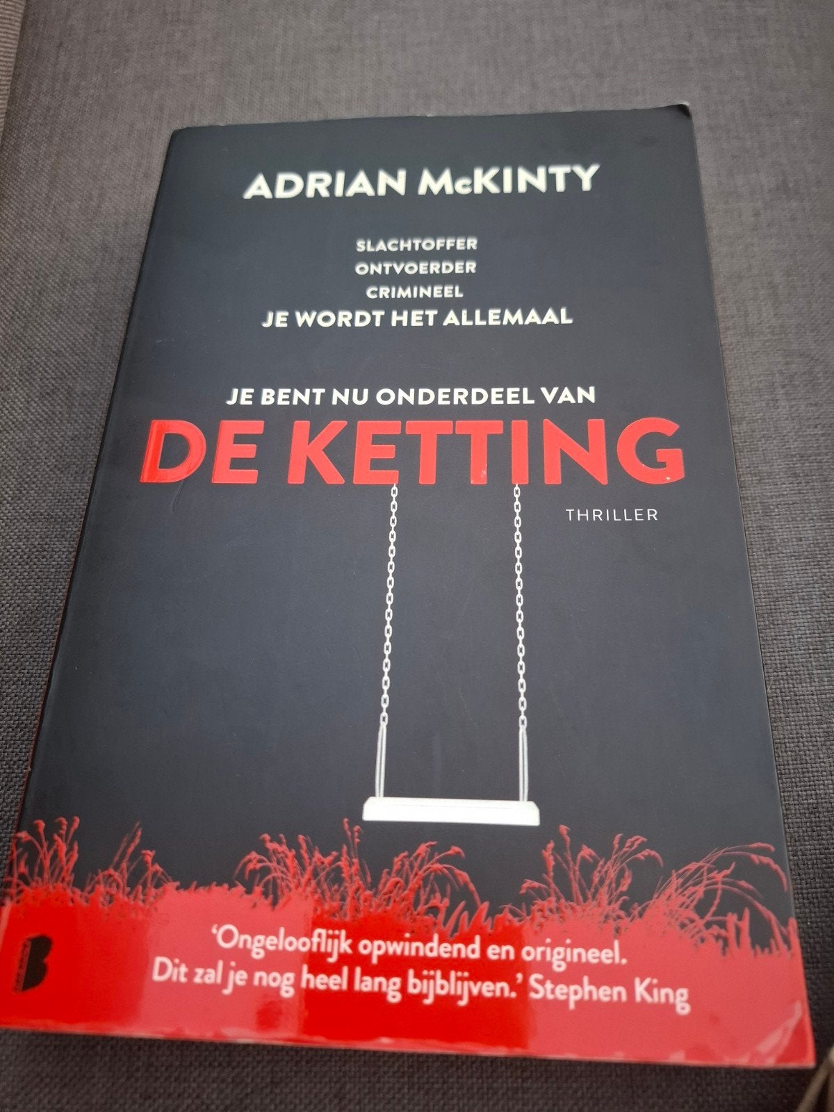 Adrian McKinty - De ketting, Boeken, Ophalen of Verzenden, Zo goed als nieuw, Adrian McKinty