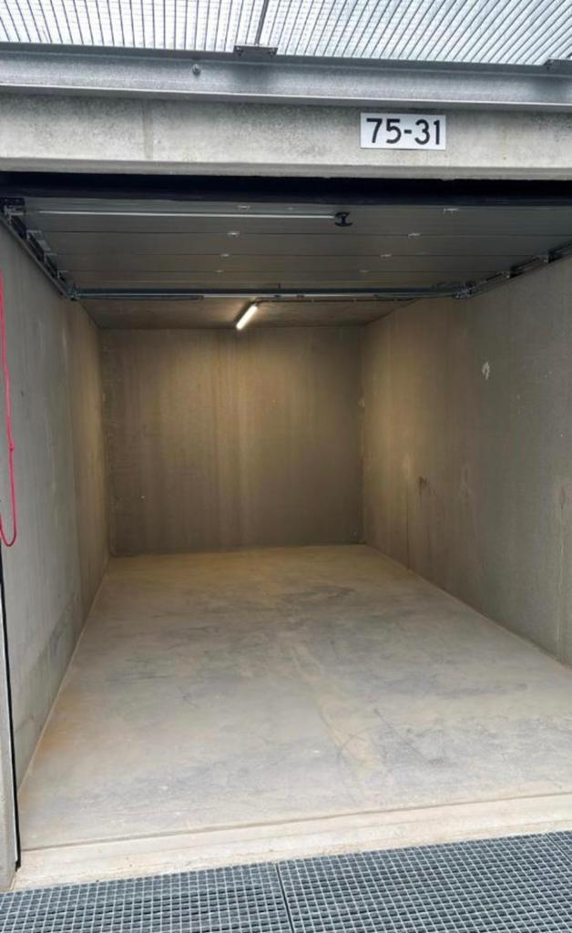 Garage box / Opslagbox inboedel, auto, boot, motor, caravan, Ophalen