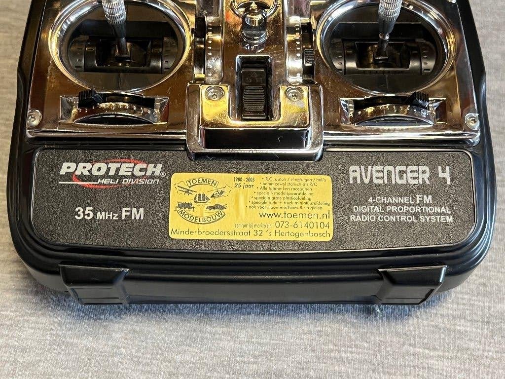 Protech Heli Division Avenger 4 RC 35 MHz FM, Ophalen of Verzenden, Gebruikt
