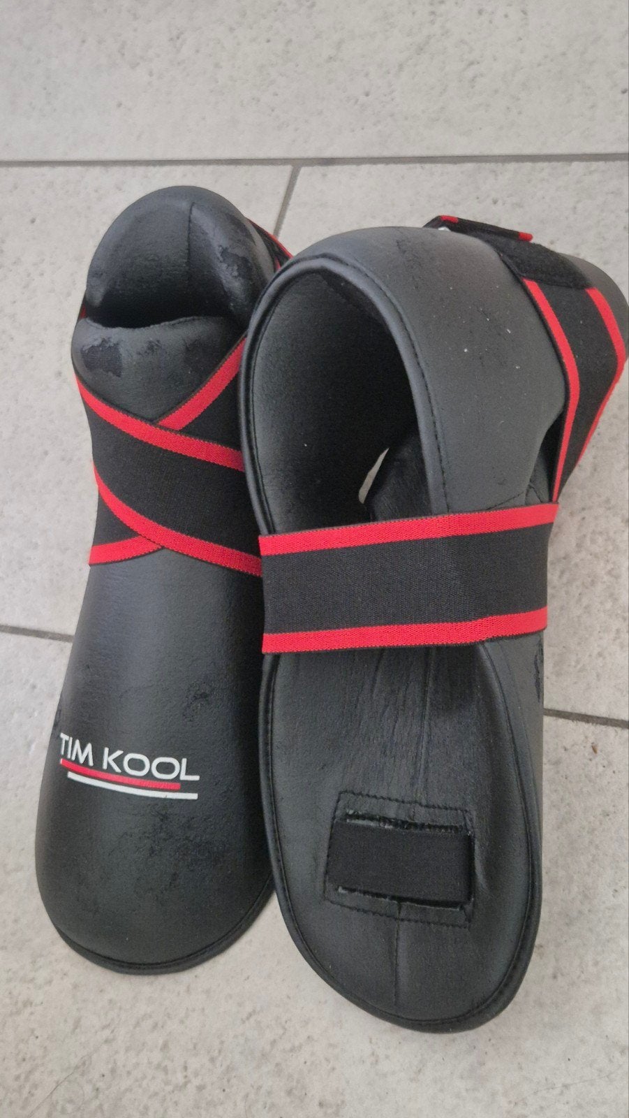 Tim Kool Vechtsport Voetbeschermers - Zwart/Rood, Ophalen of Verzenden, Gebruikt, Overige, Vechtsportbescherming