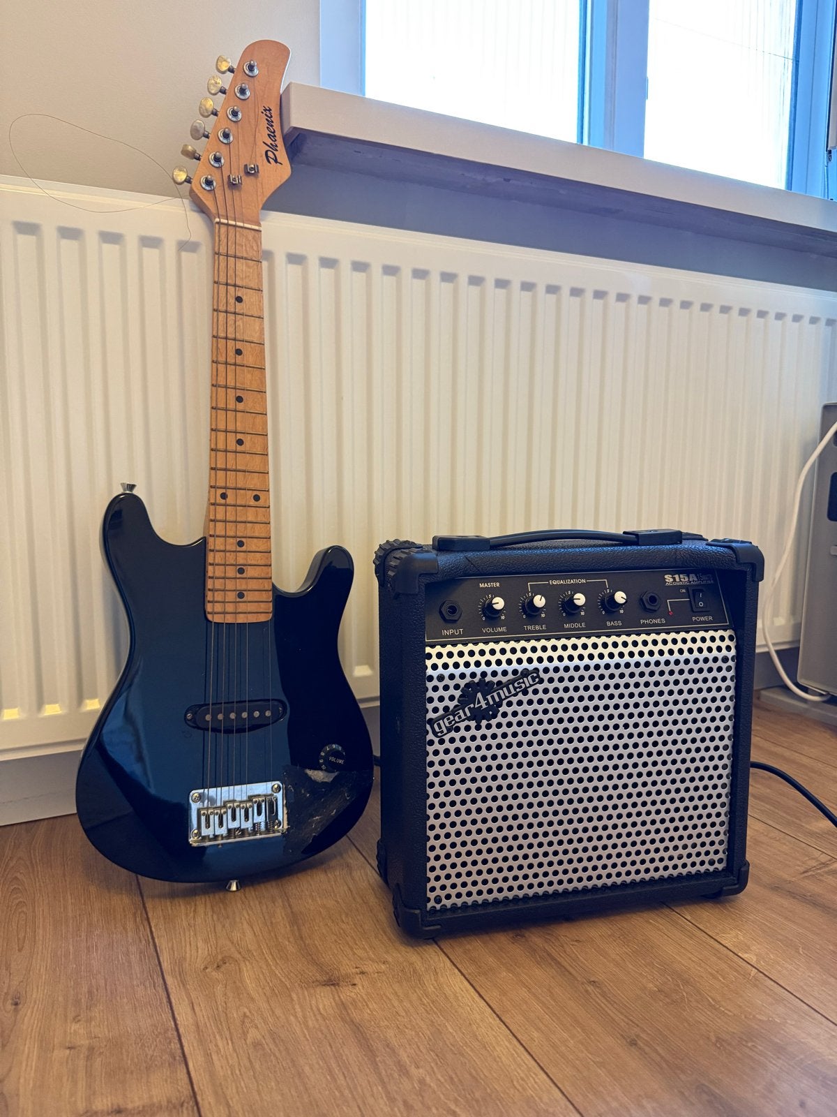 Elektrische gitaar met versterker - Phoenix en Gear4music, Muziek en Instrumenten, Snaarinstrumenten | Gitaren | Elektrisch, Gebruikt