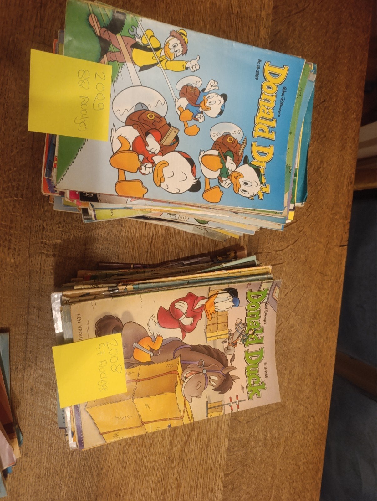 Donald Duck stripboeken - Jaargangen 2008 en 2009, Gelezen, Ophalen of Verzenden, Walt Disney  Donald duck, Meerdere stripboeken