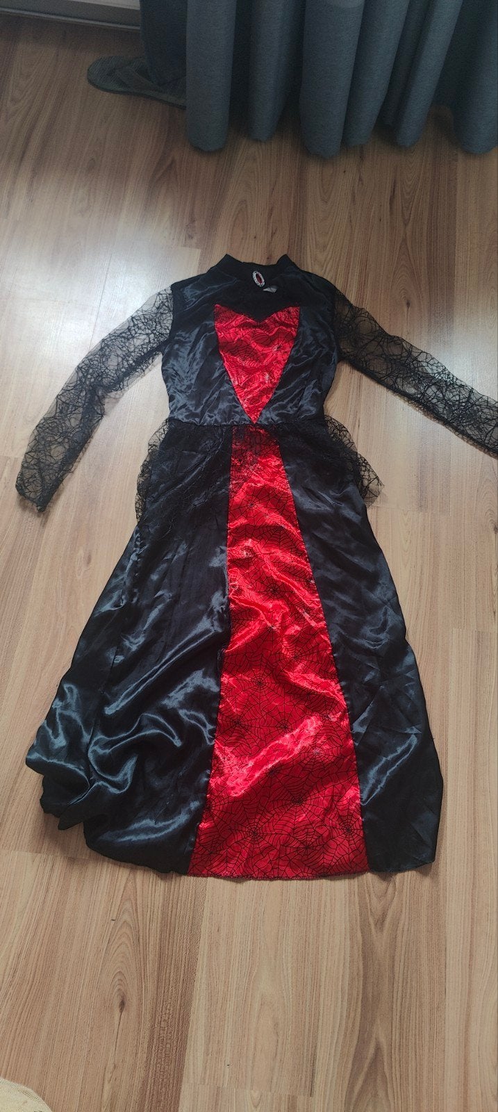 Halloween jurk maat S - Zwart/Rood met spinnenwebben, Kleding | Dames, Ophalen of Verzenden, Halloween, Kleding, Maat 36 (S)