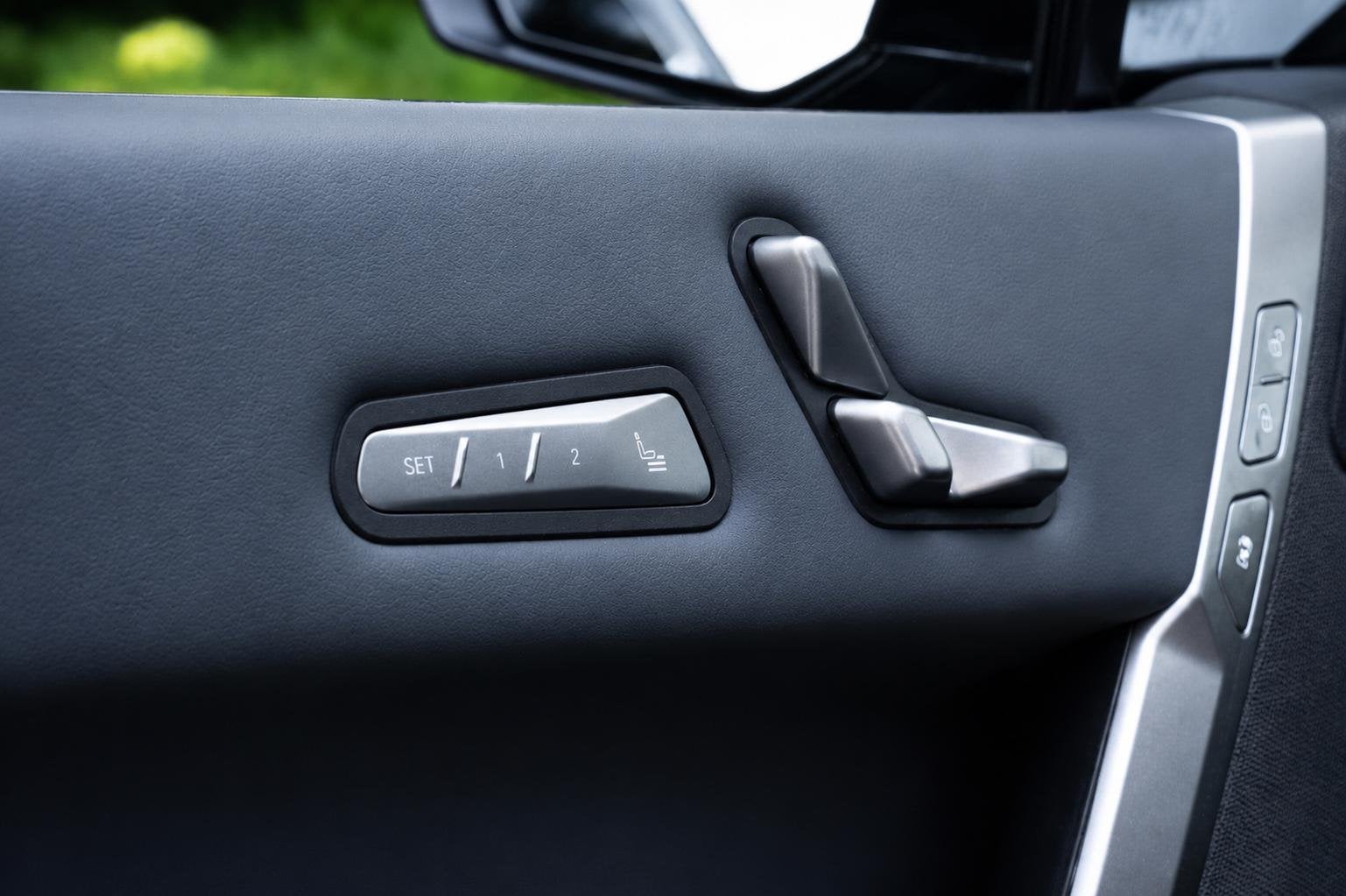 Foto 11 van BMW iX xDrive M70 112 kWh | Suite Amido | Snelwegassistent*