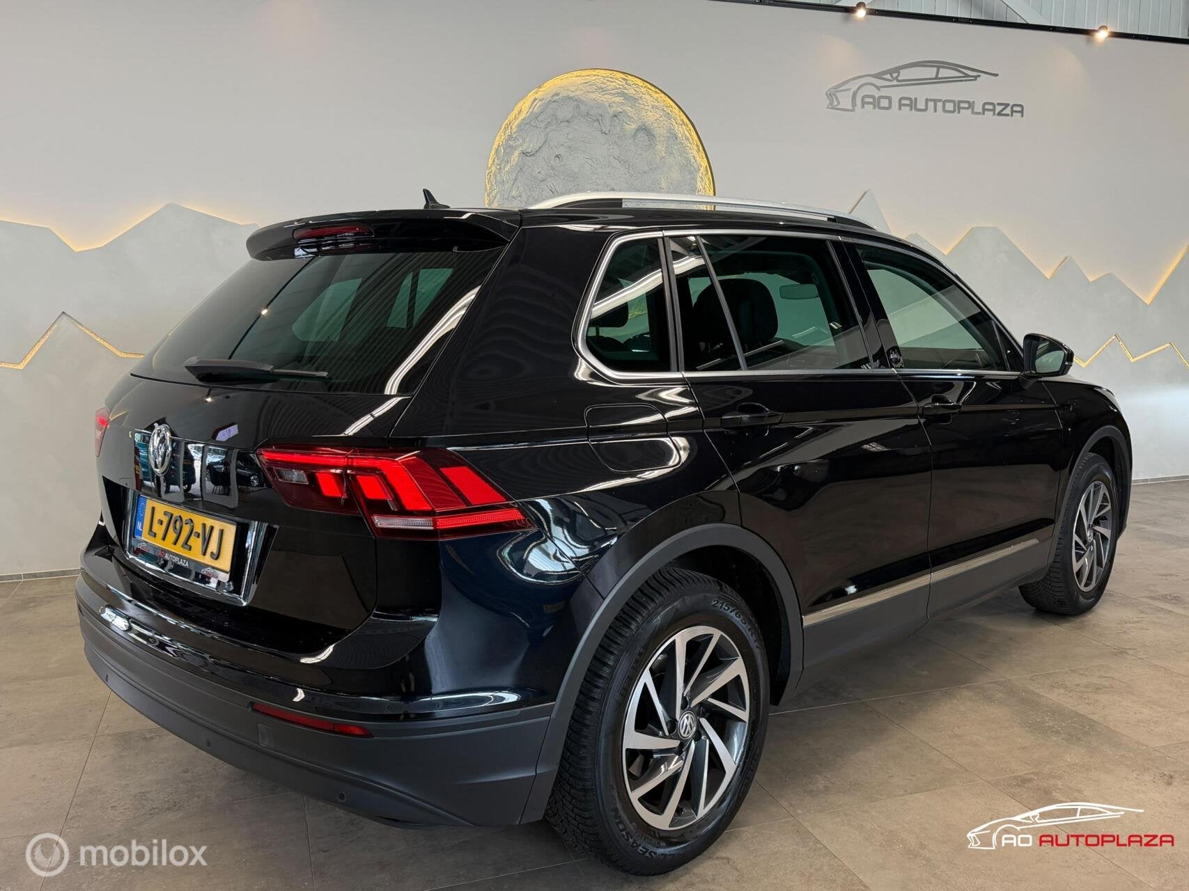 Volkswagen Tiguan 1.4 TSI ACT Highline Sound/ACC/Virtual Coc, Auto's, Automatische klimaatregeling, 1800 kg, Euro 6, 4 cilinders