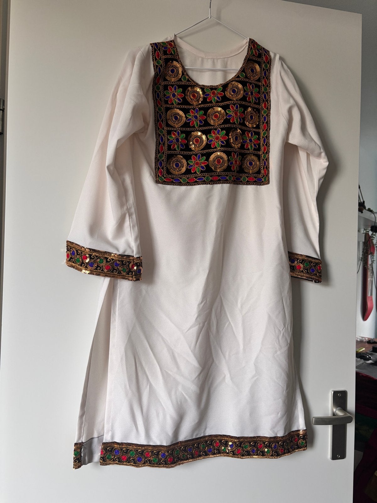 Traditionele Afghaanse jurk met borduursels, Ophalen of Verzenden, Zo goed als nieuw