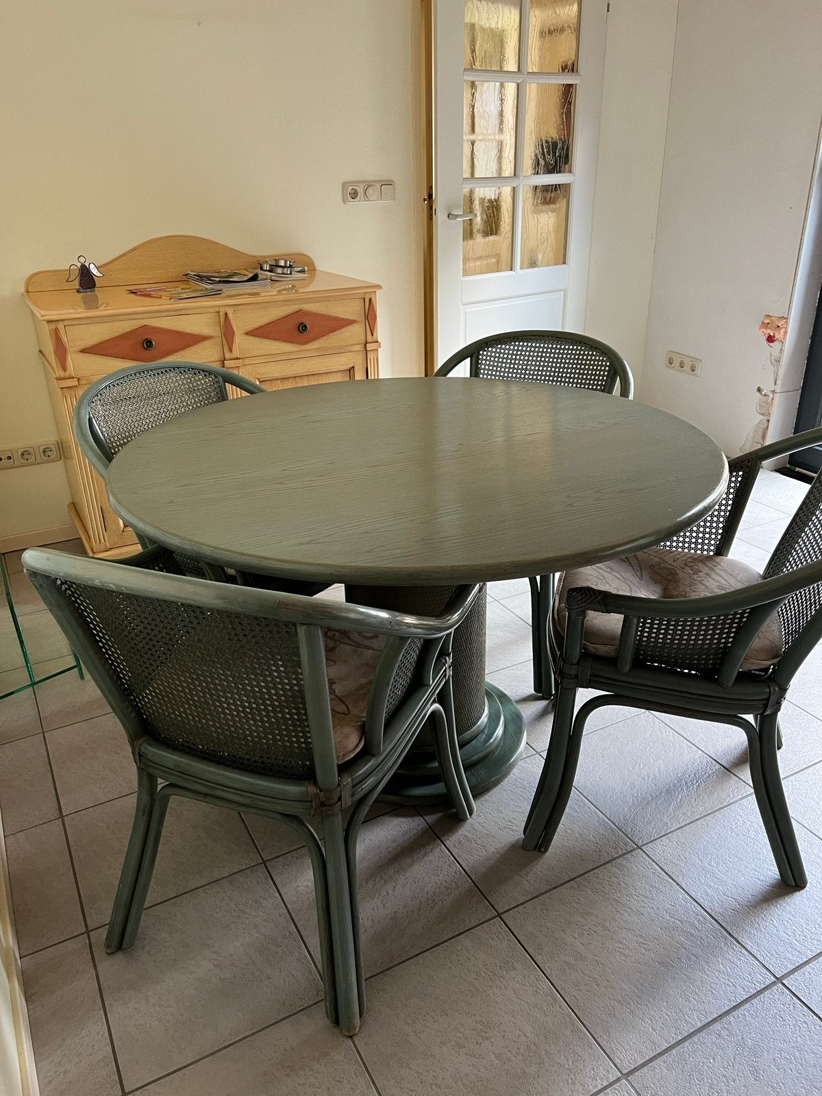 Romantische rotan eettafel met 4 stoelen, Ophalen, Overige materialen, Gebruikt, Rond