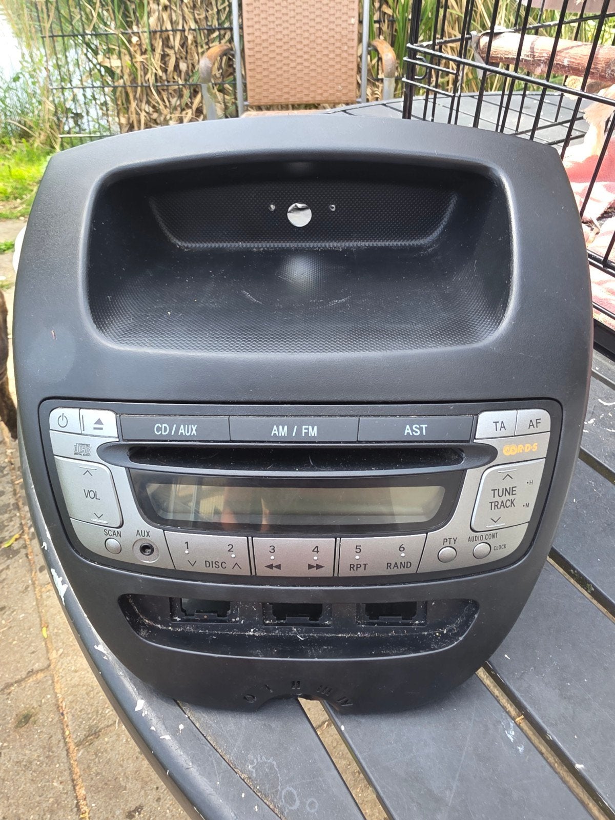 Toyota Aygo/Citroën C1/Peugeot 107 Radio CD/AUX Speler, Auto diversen, Ophalen of Verzenden, Gebruikt