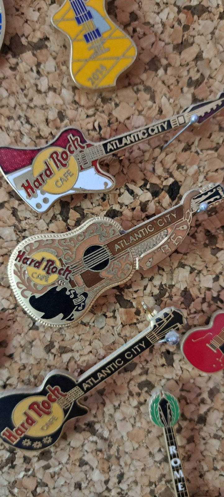 Hard Rock Cafe Atlantic City gibson gitaar speldjes set, Ophalen of Verzenden, Overige onderwerpen