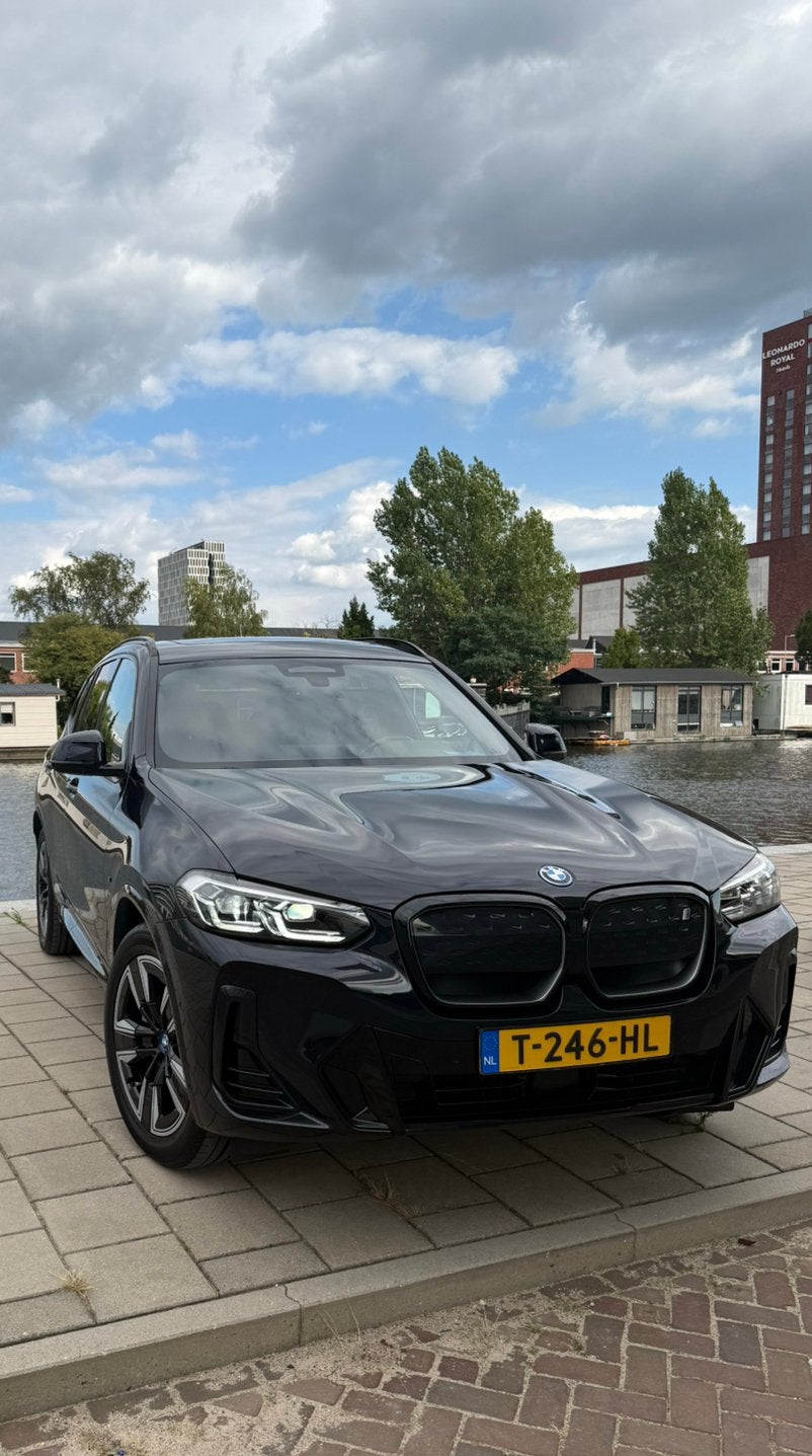 BMW iX3 M Sport|Lease Overname|€1.000 BONUS | 286PK |CarPlay, Auto's, Achterwielaandrijving, Zwart, Blauw, Leder