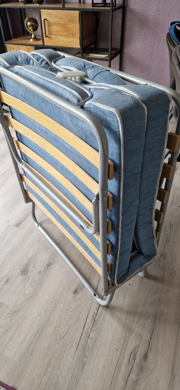 Inklapbaar logeerbed 180x80 cm met matras, Ophalen, Gebruikt, Eenpersoons, Blauw