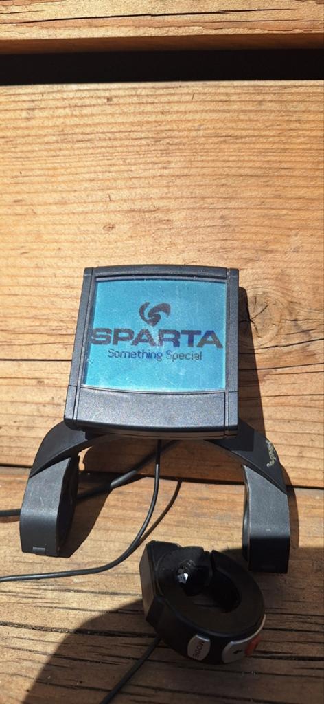 Sparta display Model CU2 zit vast gelijmd aan de houder., Fietsen en Brommers, Elektrische fietsen, 51 tot 55 cm, Ophalen of Verzenden