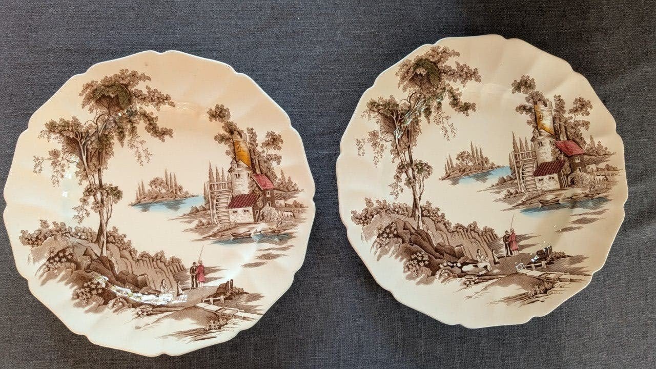 2 Grote Serveerborden Johnson Brothers "The Old Mill" 29cm, Ophalen of Verzenden