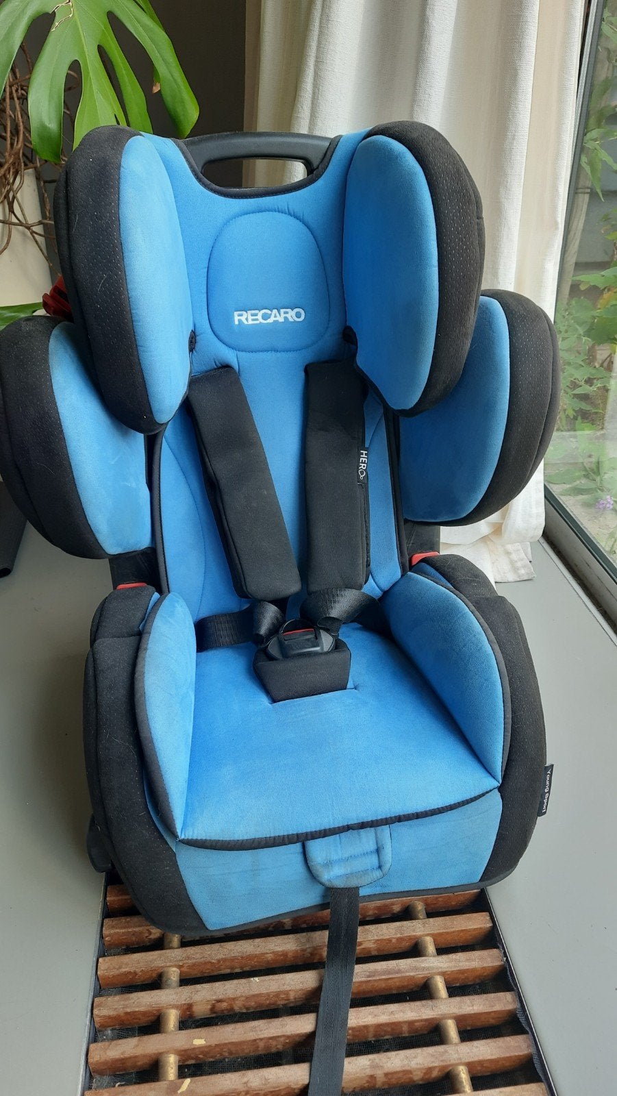 Recaro auto stoel blauw, Autogordel, Verstelbare rugleuning, Zo goed als nieuw, 9 t/m 36 kg