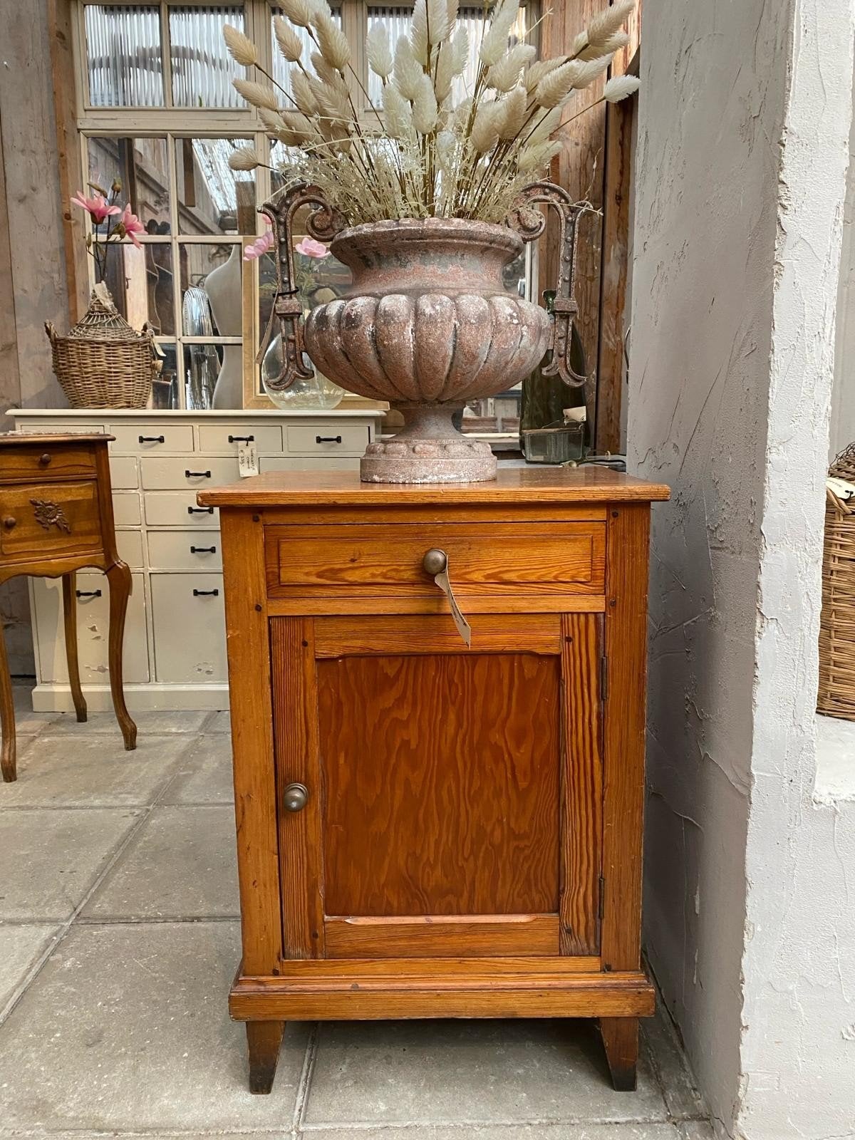 Klein brocante Frans kastje eendeurskastje, Ophalen