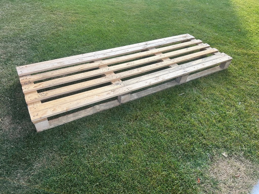 Pallet +/- 240cm x 80cm, Doe-het-zelf en Verbouw, Hout en Planken, Ophalen, Zo goed als nieuw, 200 tot 250 cm, 50 mm of meer