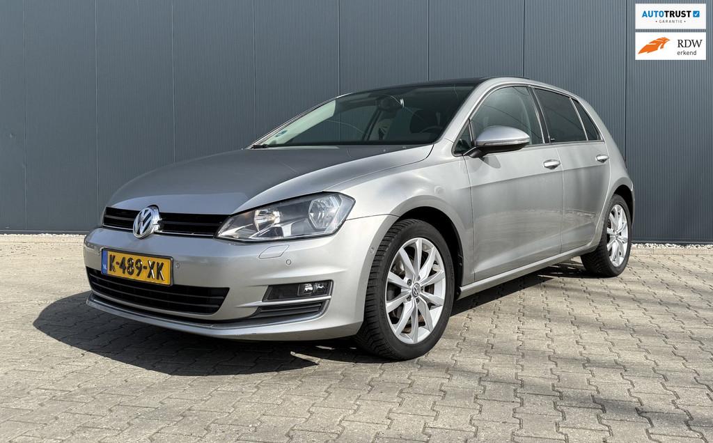 Volkswagen Golf 1.2 TSI Connected Series Airco Pano Cruise, Auto's, Stof, Gebruikt, 4 cilinders, Bedrijf