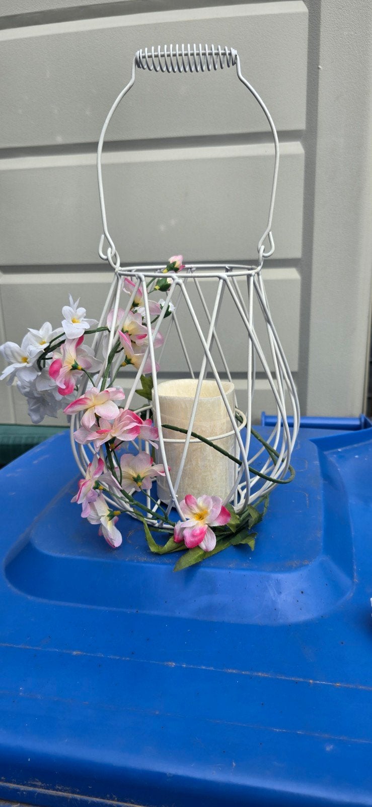 Windlicht met nep kaars en bloemdecoratie, Ophalen, Zo goed als nieuw, Wit, Metaal