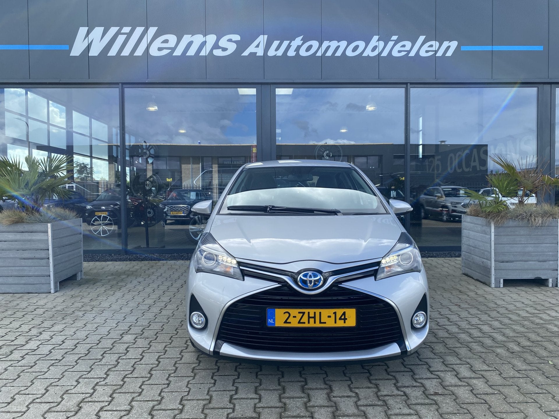 Toyota Yaris 1.5 Hybrid Dynamic Trekhaak , Camera, Navigatie, Auto's, Toyota, Gebruikt, Euro 6, 4 cilinders, Met garantie (alle)