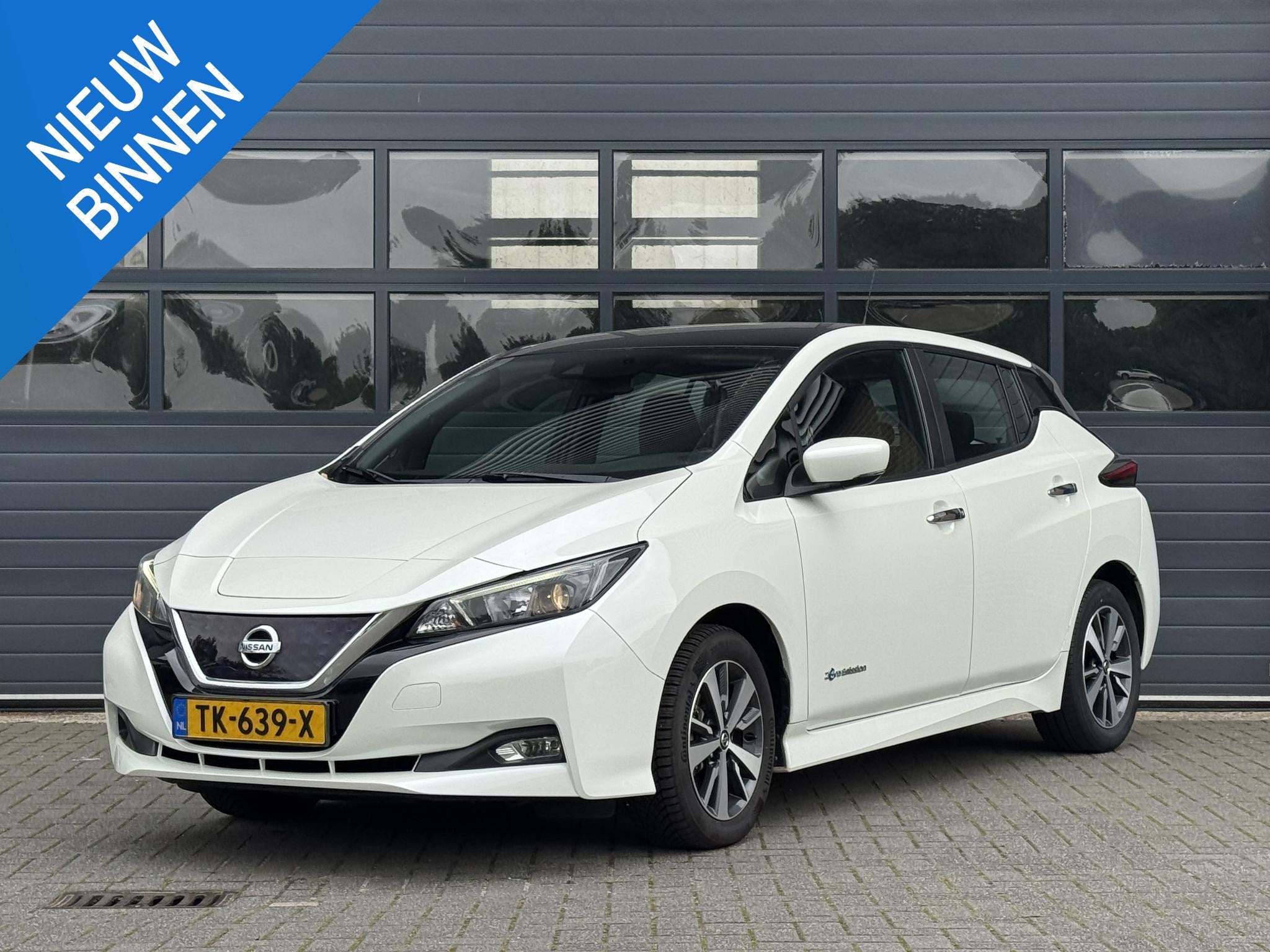 NISSAN LEAF ACENTA 40 kWh I AUTOMAAT I APPLE CARPLAY I P-CAM, Auto's, Stof, Gebruikt, Huisgarantie, Wit