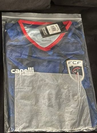 Kaapverdië shirts nog 1 te koop!, Verzenden, Nieuw, Maat 52/54 (L), Blauw