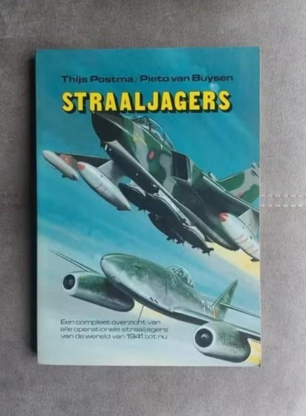 Straaljagers door Thijs Postma en Pieto van Buysen, Verzamelen, Luchtvaart en Vliegtuigspotten, Ophalen of Verzenden, Zo goed als nieuw