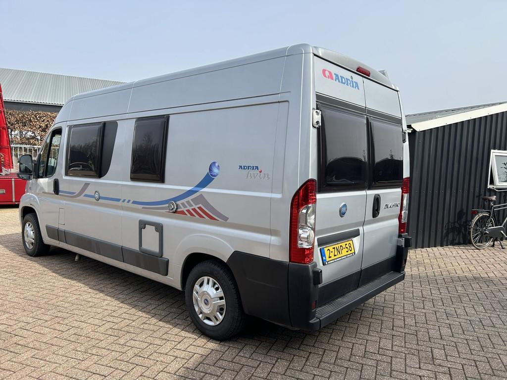 Adria mobil ADRIATIK V3, Caravans en Kamperen, Buscamper of Camperbus, Autofirst van Hoef, Bedrijf, Info@autofirstvanhoef.nl
