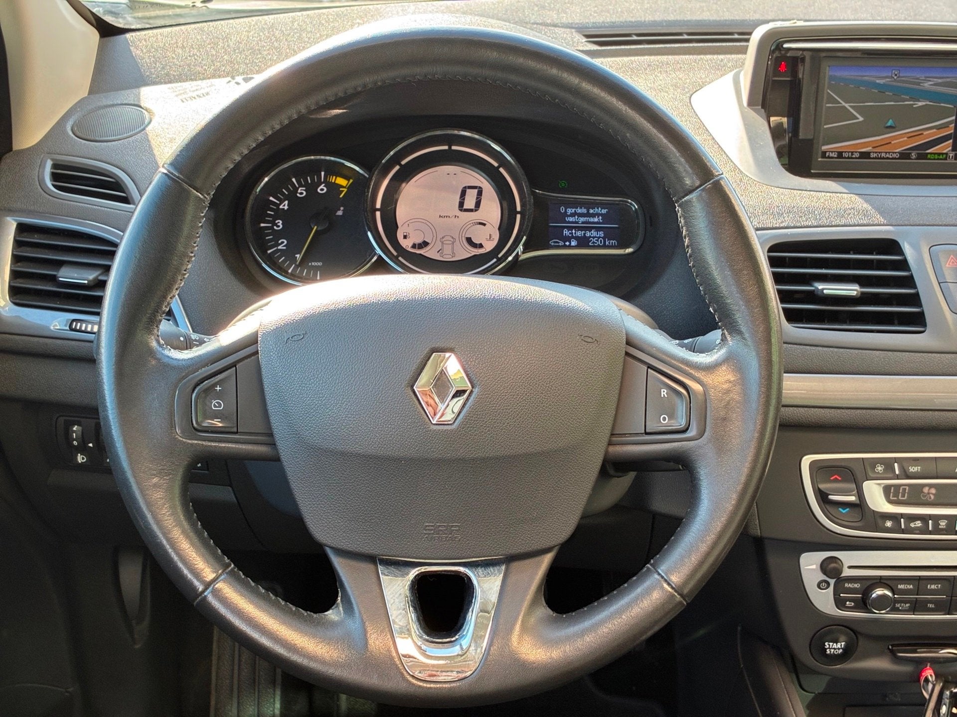 Renault Mégane Estate 1.2 TCe Limited|1e Eigenaar|Panoramad, Auto's, Renault, Voorwielaandrijving, Gebruikt, Euro 6, 4 cilinders
