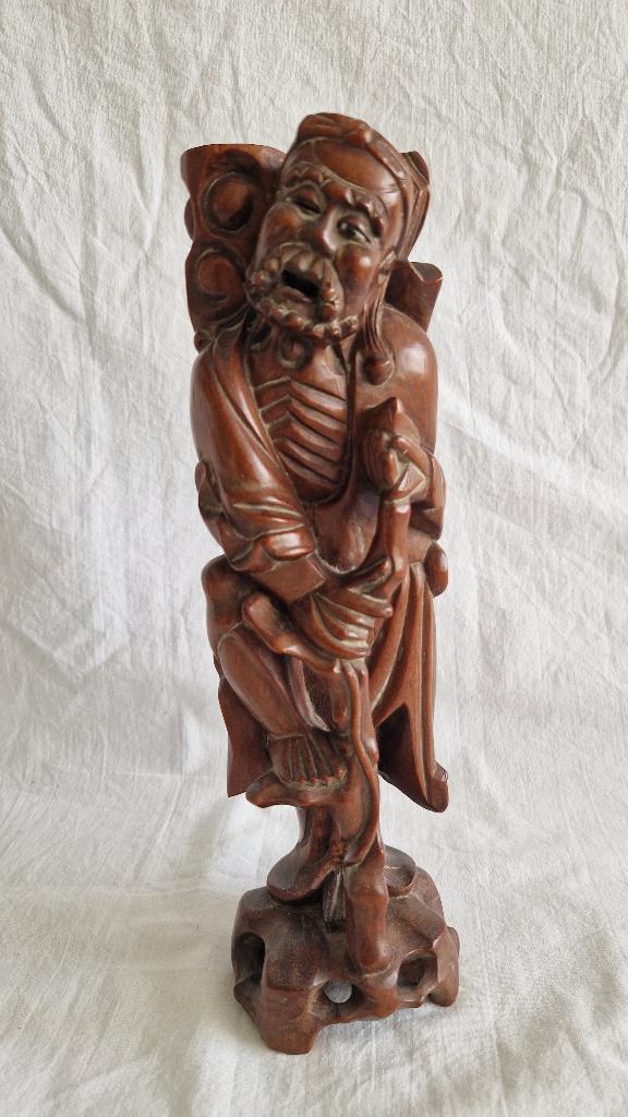 Houten Chinees beeld van man met wandelstok (lampvoet) #206, Houtsnijwerk, Ophalen of Verzenden, Handgemaakt, 20 - 50 cm