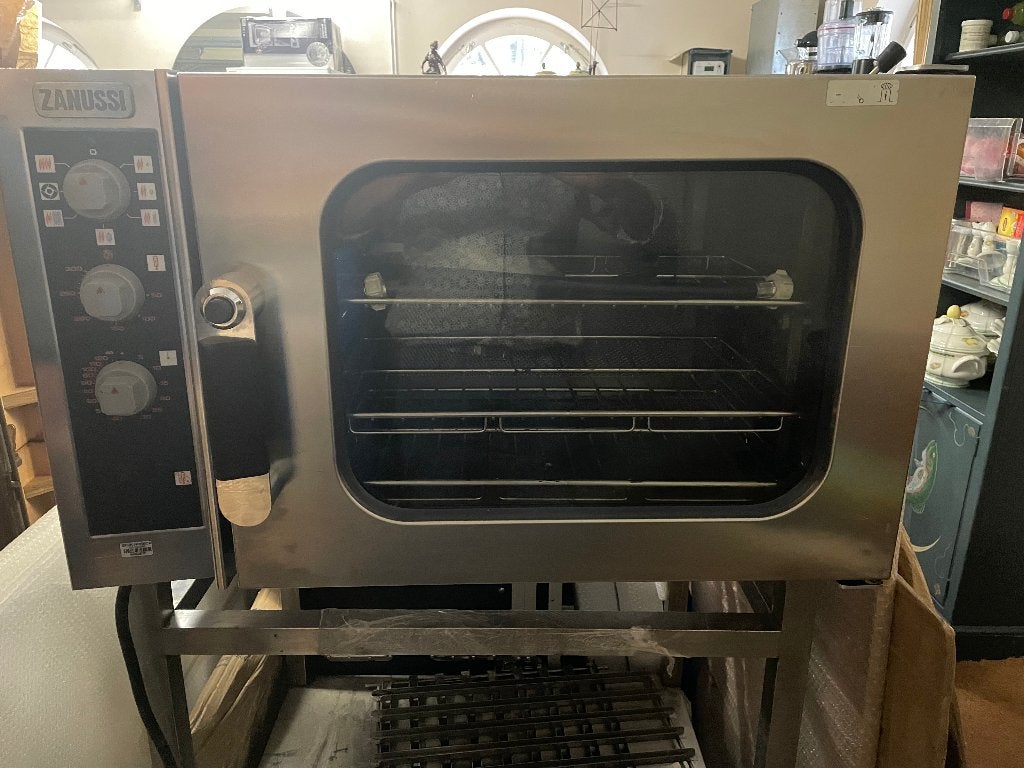 Heteluchtoven, Zanussi profesioneel FCF/E60, Ophalen, Gebruikt, 60 cm of meer, Zanussi