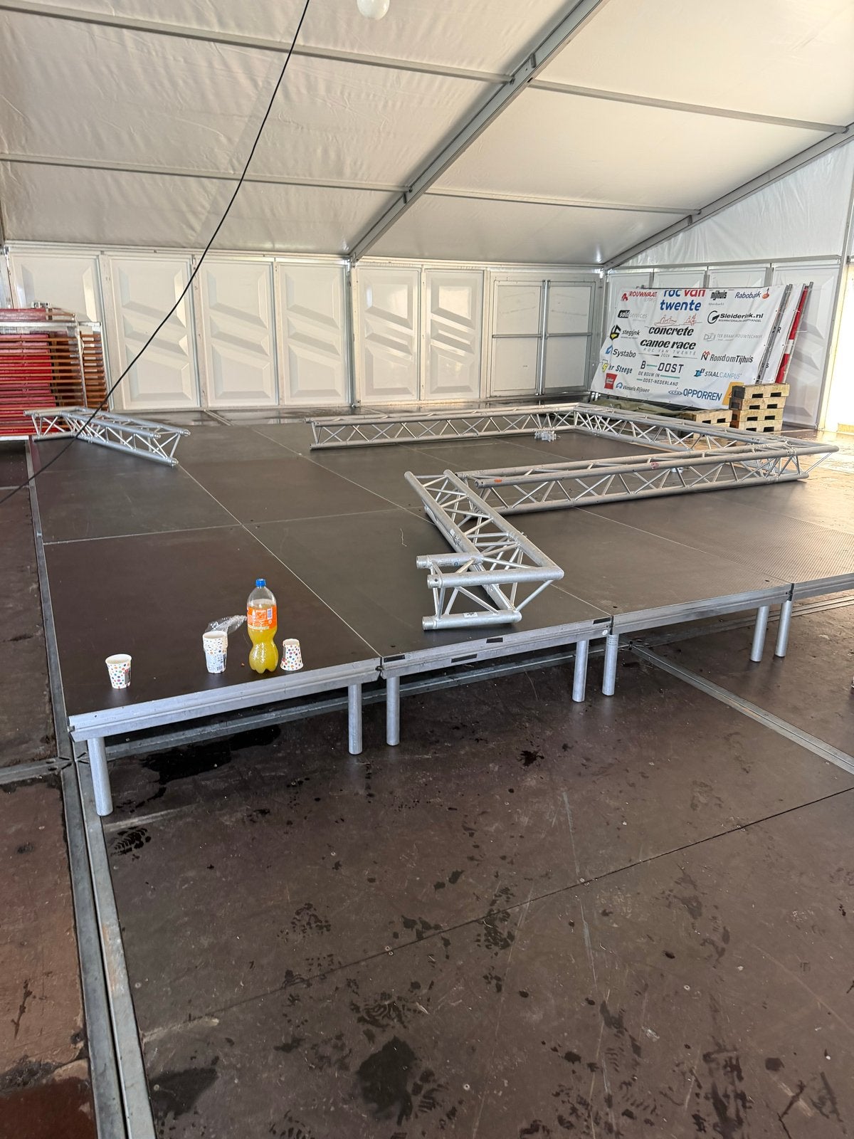 Stevig podium met truss constructie, Ophalen of Verzenden