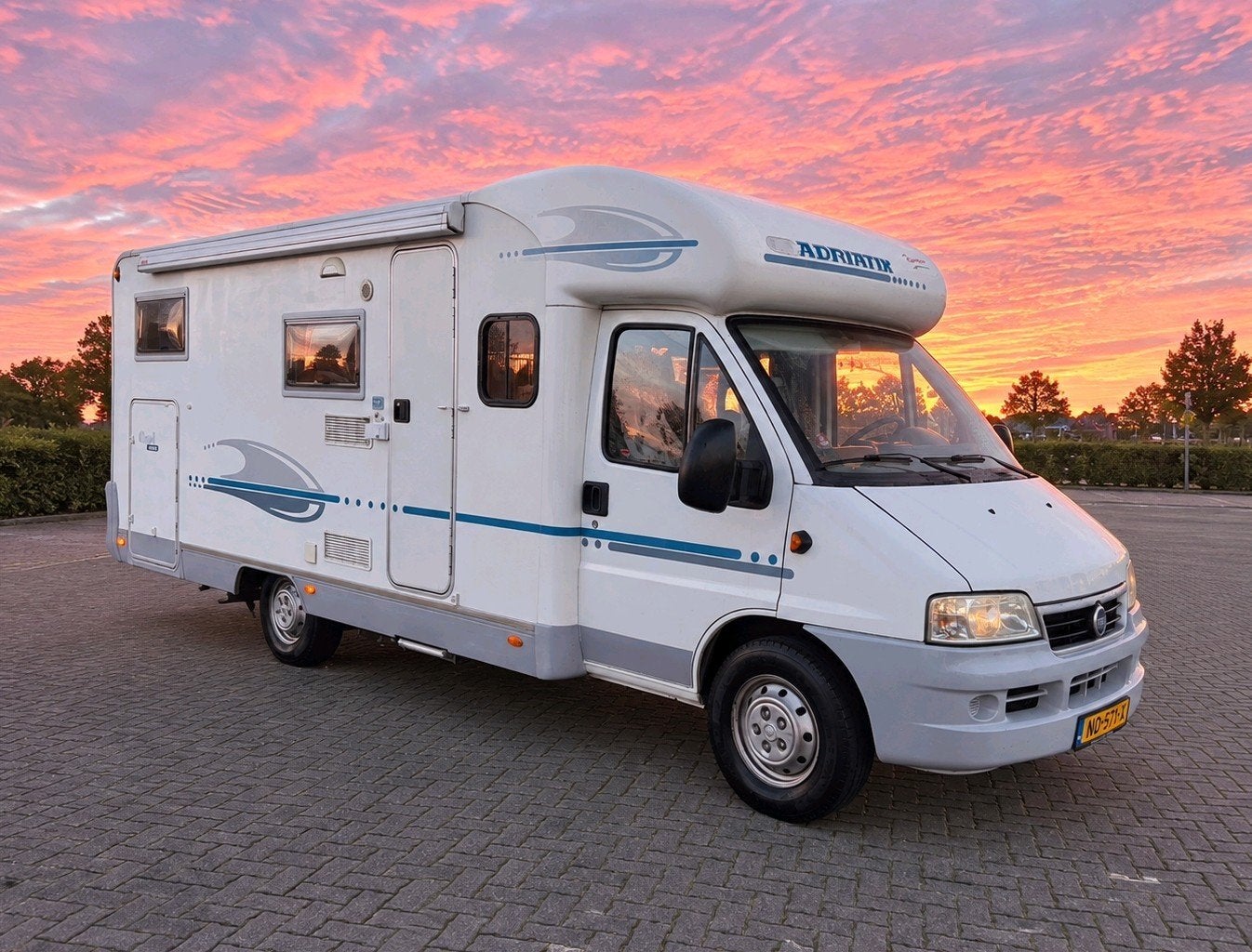 Adria Coral 660 sl met enkele bedden, Caravans en Kamperen, Fiat, 7 tot 8 meter, Particulier, Adria
