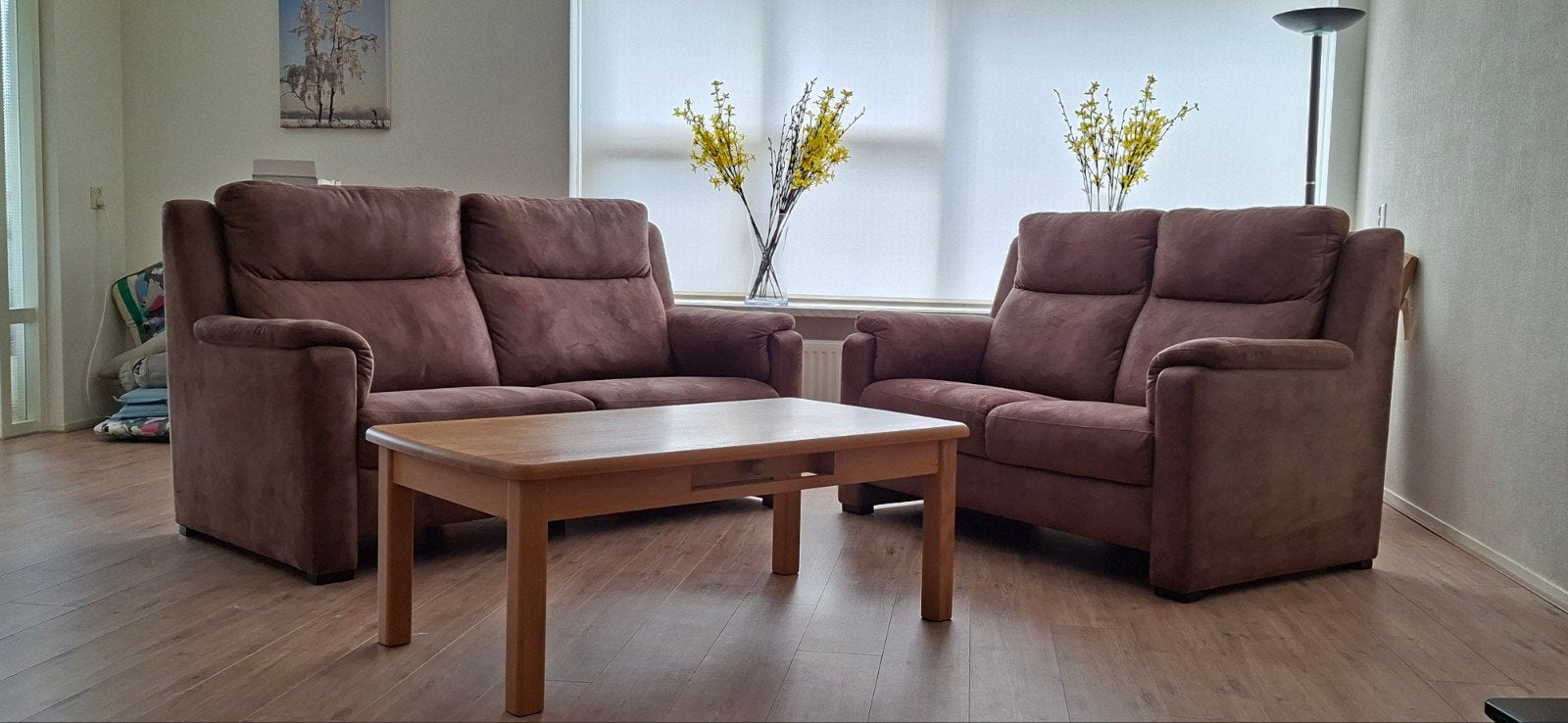 Twee comfortabele aubergine tweezitsbanken met relaxfunctie, Ophalen, Modern, Comfortabel, Gebruikt, 150 tot 200 cm