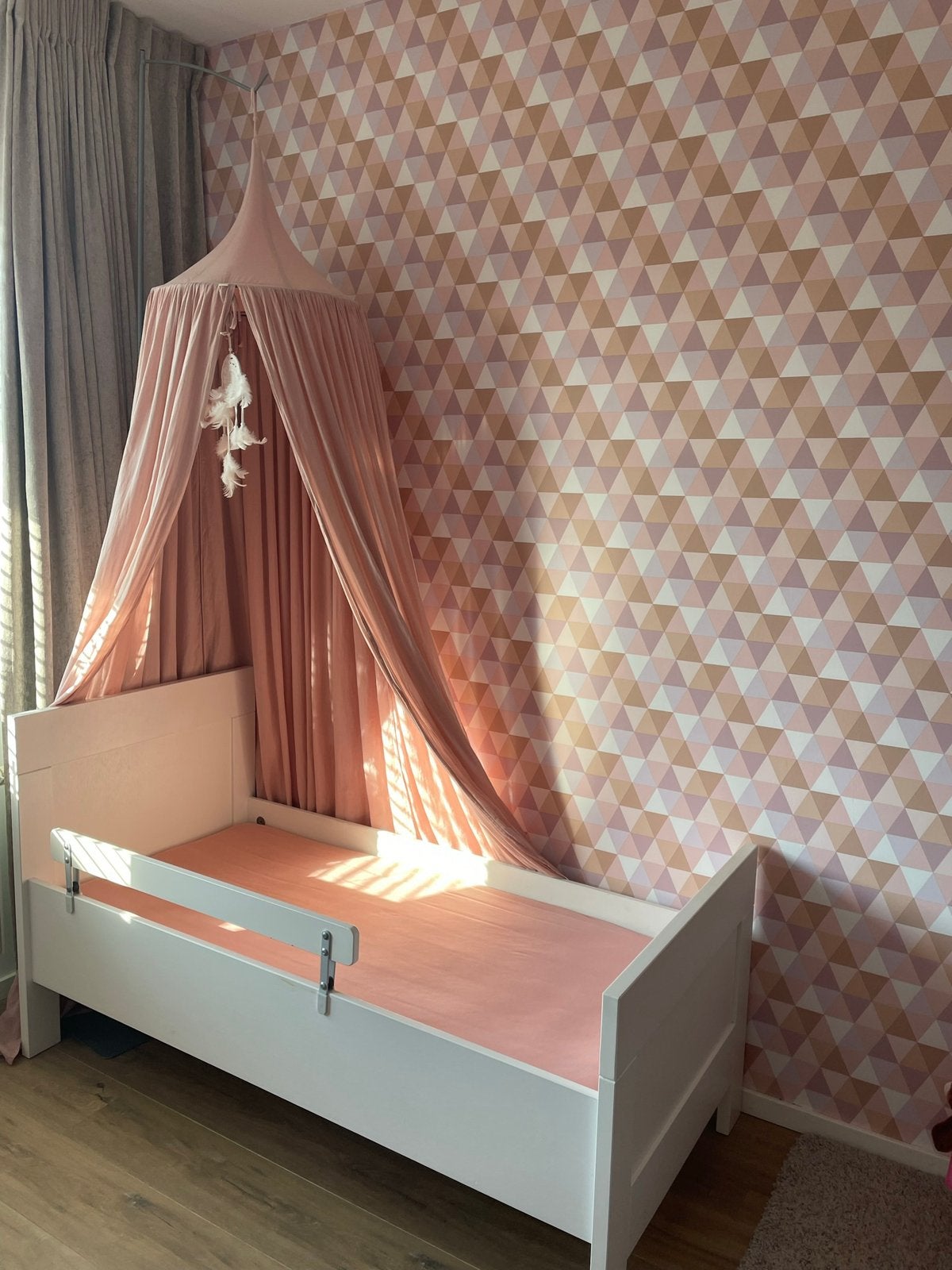 Peuterbed wit met uitvalrekje, Kinderen en Baby's, Ophalen, 70 tot 85 cm, 140 tot 160 cm, Zo goed als nieuw
