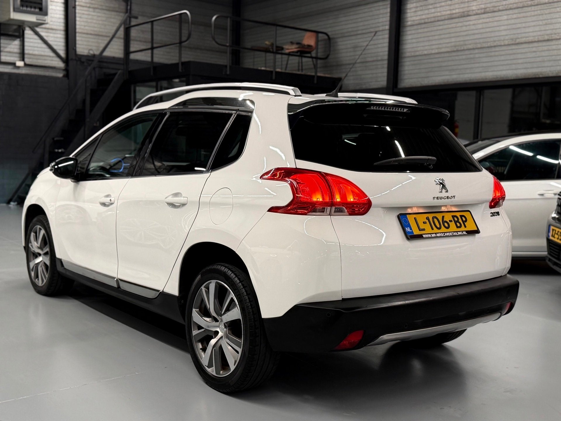 Peugeot 2008 1.6 VTi Féline Pano l Leder l Xenon l Full, Voorwielaandrijving, Euro 5, Gebruikt, 4 cilinders