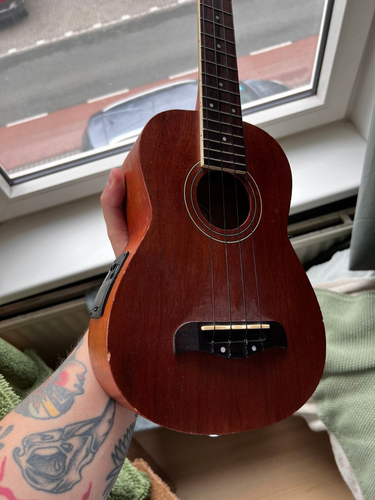 Semi-akoestische ukulele (inclusief draagkoffer), Ophalen, Gebruikt, Overige typen