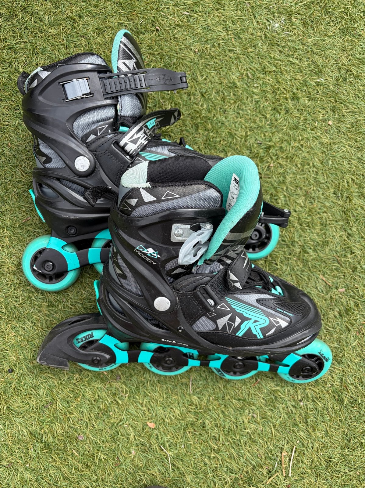 Verstelbare Roces inline skates met bescherming, Kinderen en Baby's, Speelgoed | Buiten | Rolschaatsen, Ophalen of Verzenden, Verstelbaar
