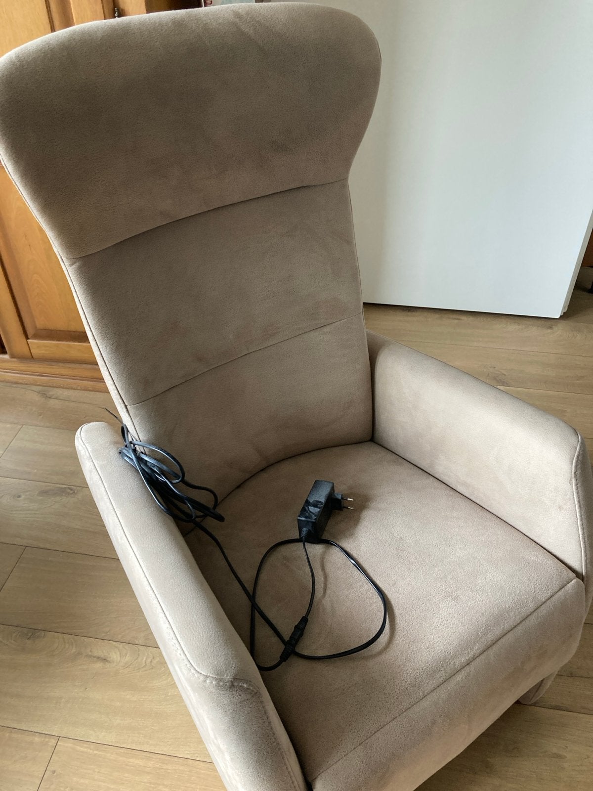 Foto 3 van Comfortabele relaxfauteuil met elektrische verstelling