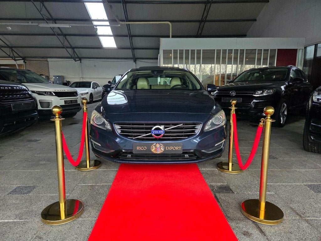 Volvo V60 2.4 D6 AUTOMAAT AWD Plug-In Hybrid PANO FULL!, Automaat, Gebruikt, Origineel Nederlands, Vierwielaandrijving