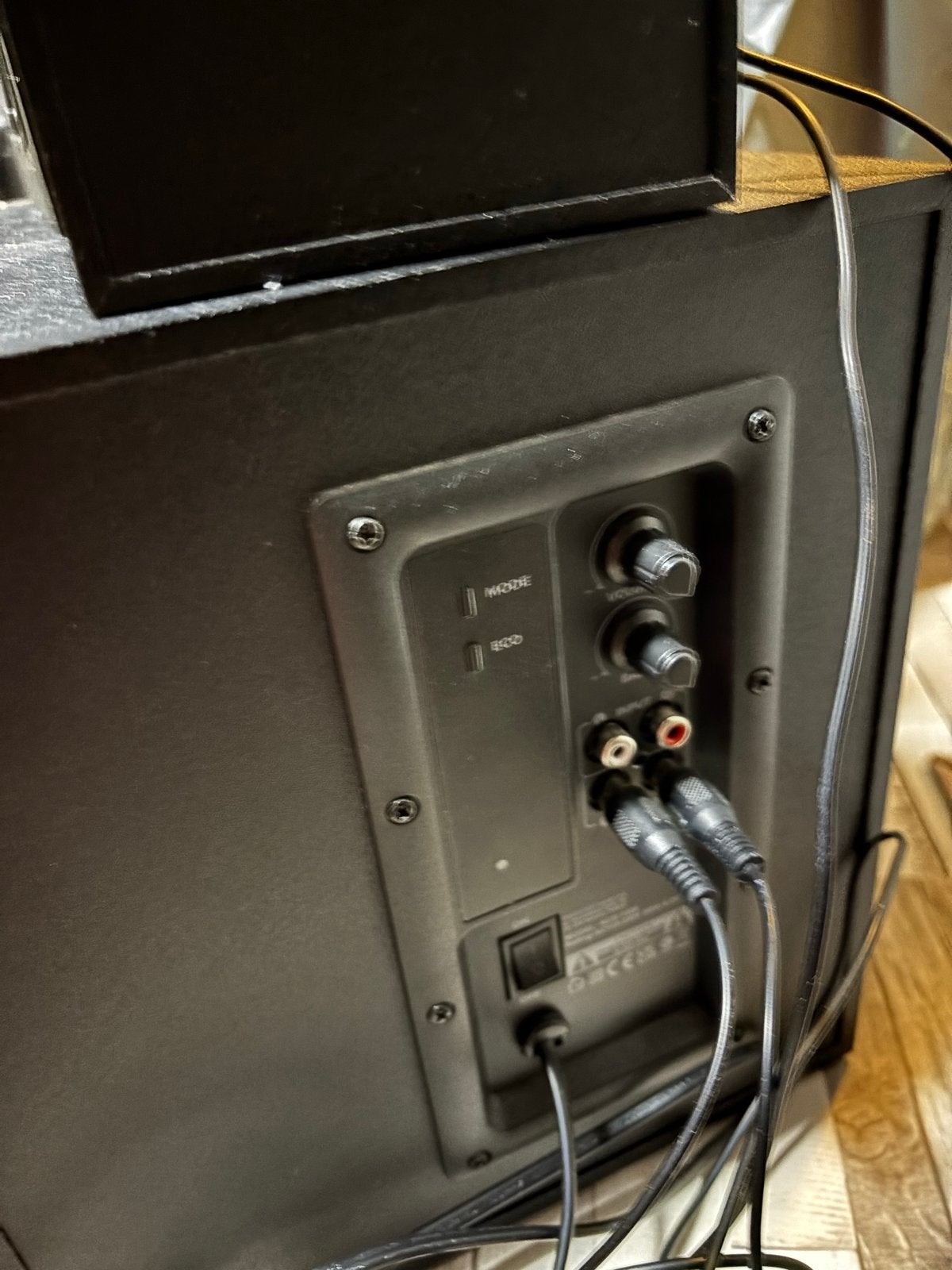 Speakerset met subwoofer - geluid/bass werkt niet optimaal, Gebruikt, Speakerset, AUX-ingang, Minder dan 60 watt
