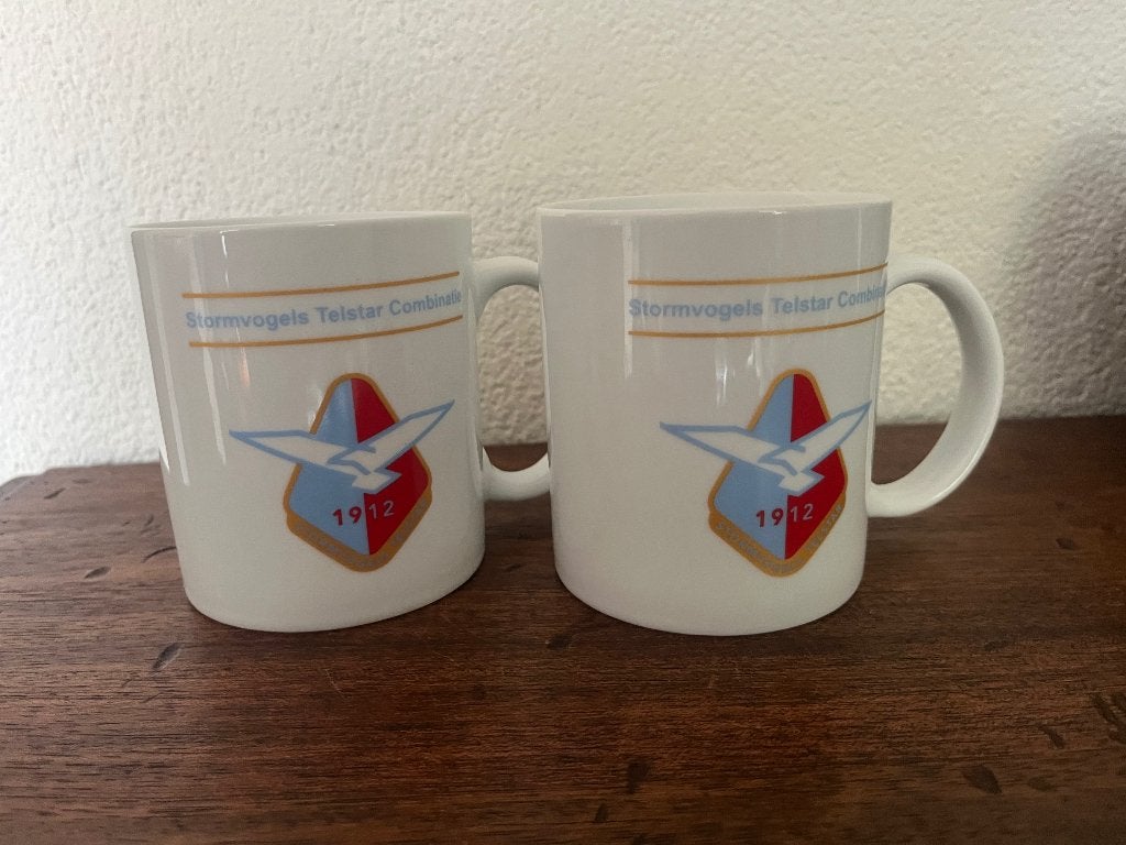 2 mokken Stormvogels Telstar, Ophalen of Verzenden, Zo goed als nieuw, Overige binnenlandse clubs, Overige typen