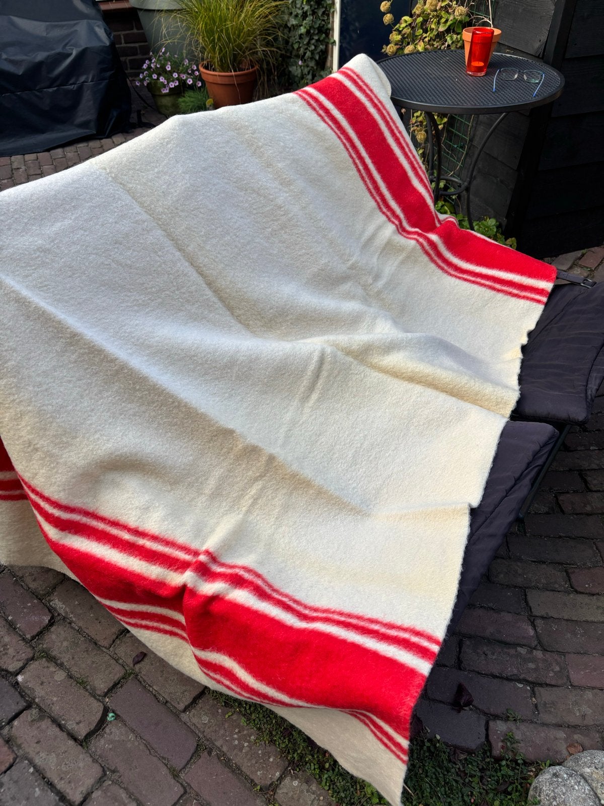 Vintage Aabe Wollen Deken -Beige met Rode Strepen, Huis en Inrichting, Wol, Ophalen of Verzenden, Zo goed als nieuw, Plaid