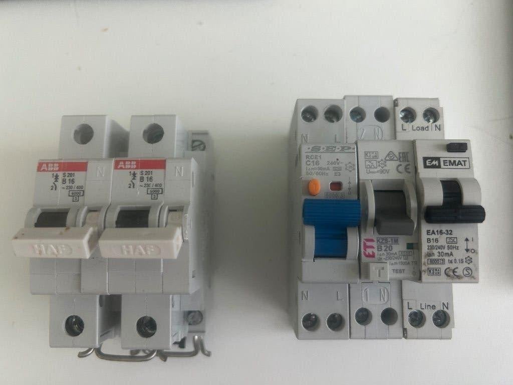 Diverse aardlekautomaten B16 en B20, Ophalen of Verzenden, Zo goed als nieuw, Overige merken, Aardlekautomaat