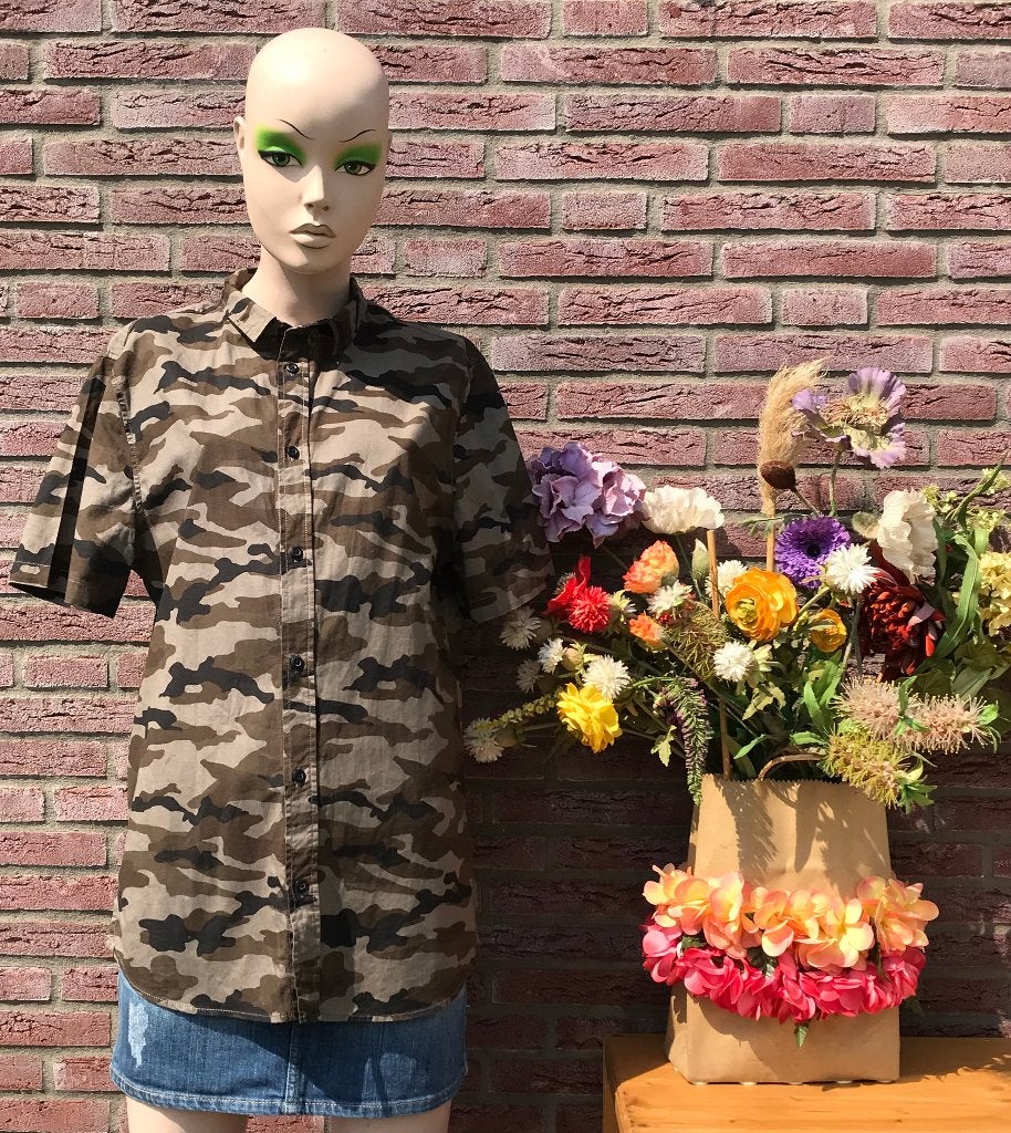 Blouse camouflage print - DIVIDED - S - korte mouw, Divided, Bruin, Ophalen of Verzenden, Zo goed als nieuw