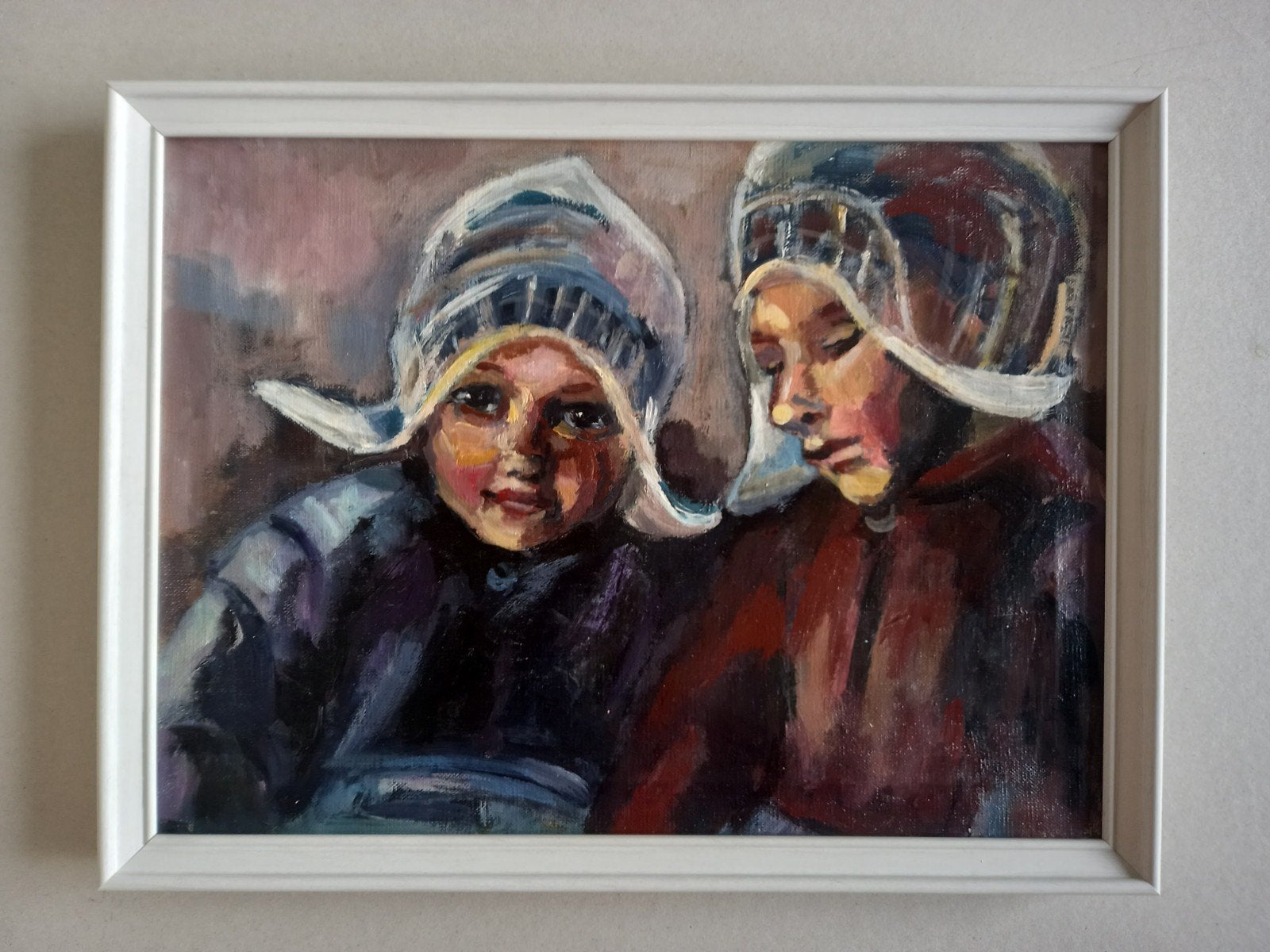 Schilderij twee meisjes Volendam, Portret of Personen, Realistisch, Olieverf, Ingelijst
