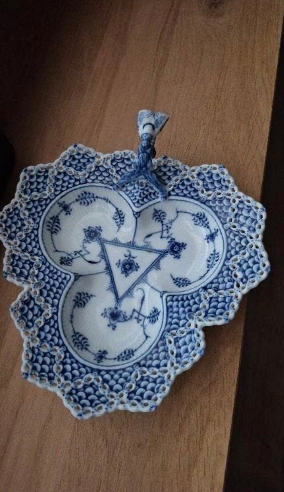 Royal Copenhagen Blauw Geribbeld Vlinderschaaltje, Ophalen